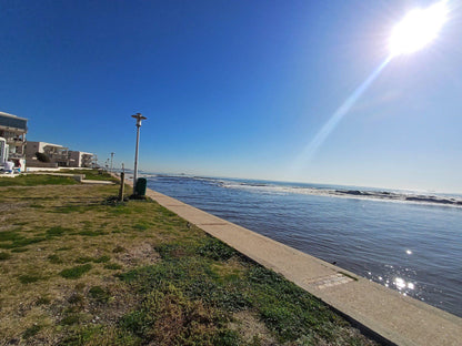 Bloubergstrand Beach