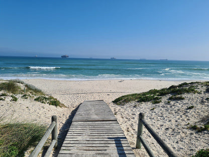 Bloubergstrand Beach