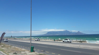 Bloubergstrand Beach