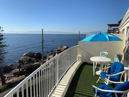 Fish Hoek Suite with Sea View & Balcony @ Paradise On The Bay