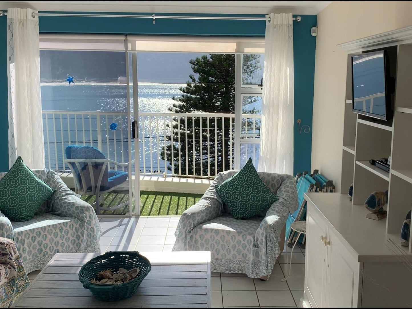 Sunny Cove Suite with Sea View & Balcony @ Paradise On The Bay