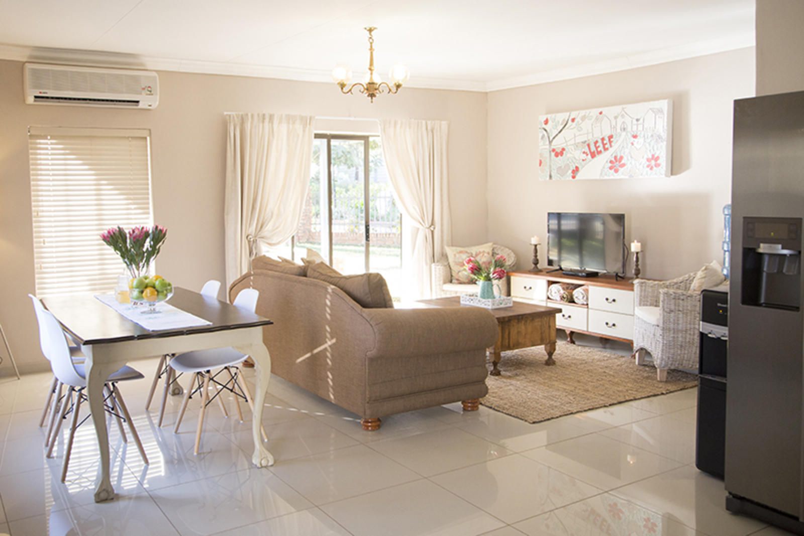 Nehema Manor Flora Park Ah Hartbeespoort Hartbeespoort North West Province South Africa Living Room