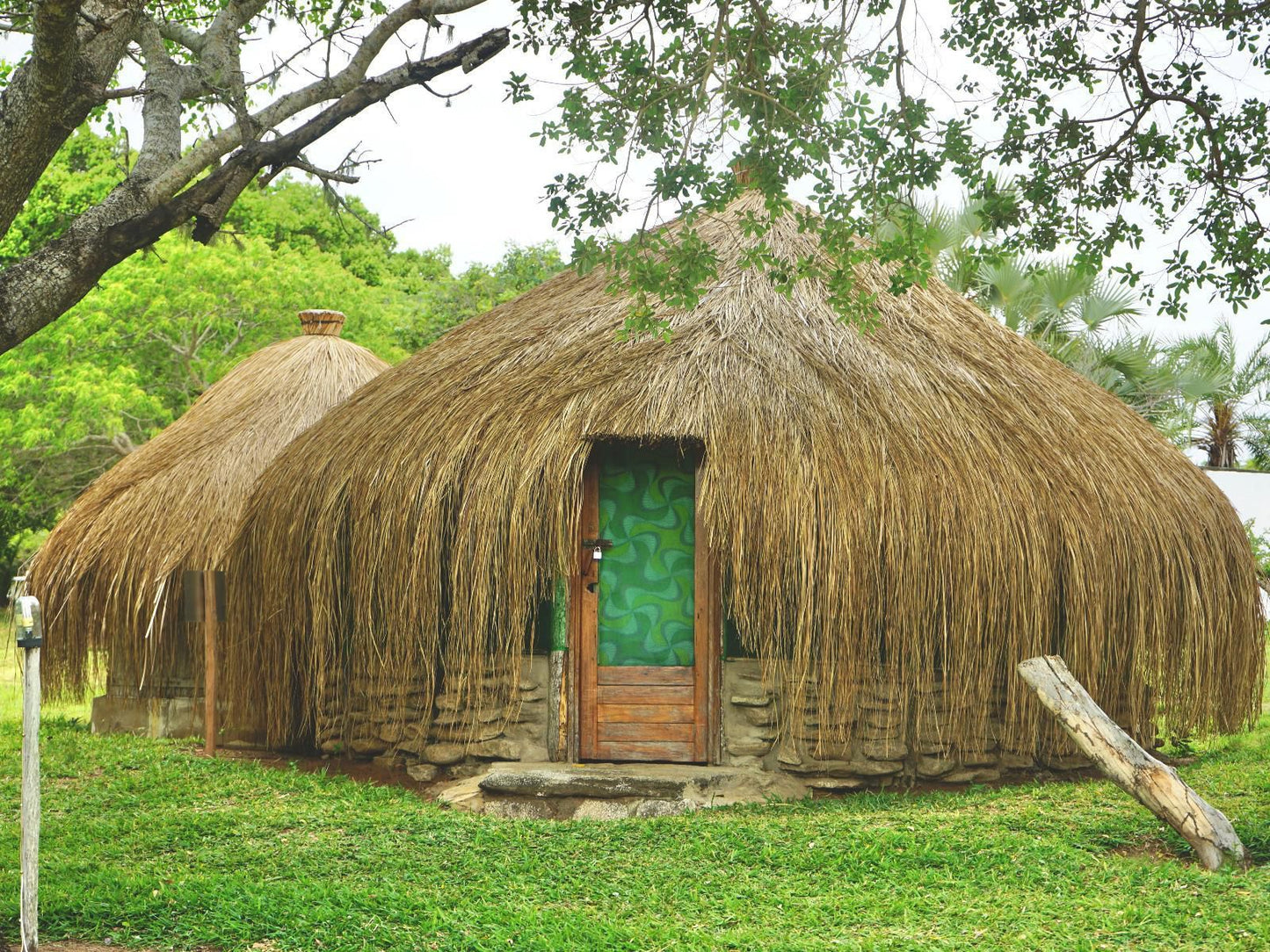 Nhambavale Lodge