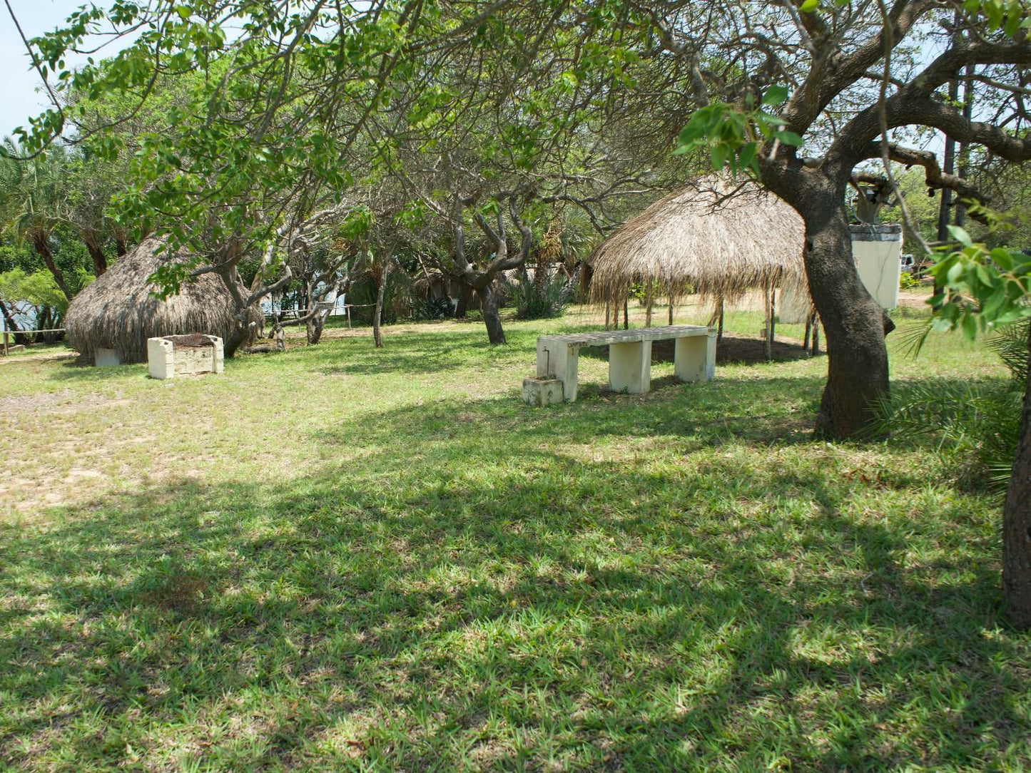 Nhambavale Lodge, 2 bedroom casa, Cemetery, Religion, Grave