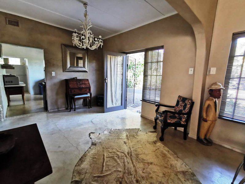 Living Room, Person, Nkawu Cottage, Mtunzini, Mtunzini