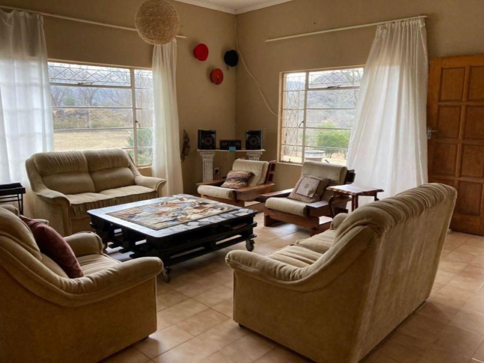 Nkonka Safaris, Lafafa Camp, Living Room