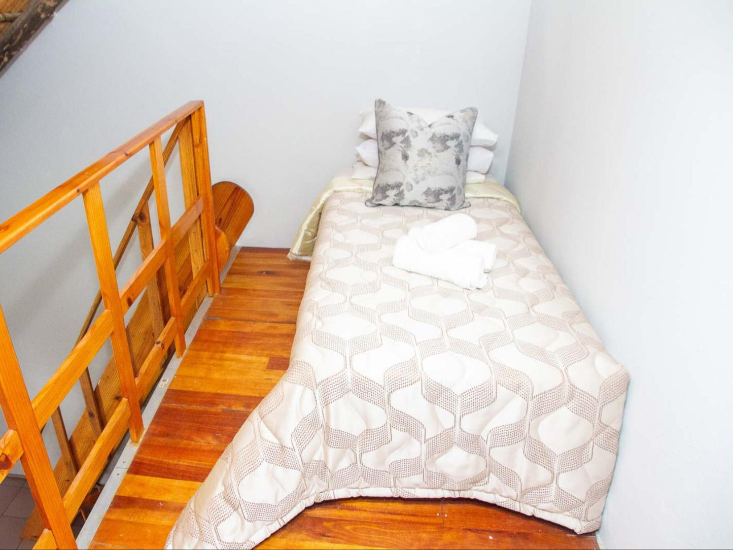 iKOMO Queen & Single Bed Apartment @ N'Kosi Sana Game Lodge