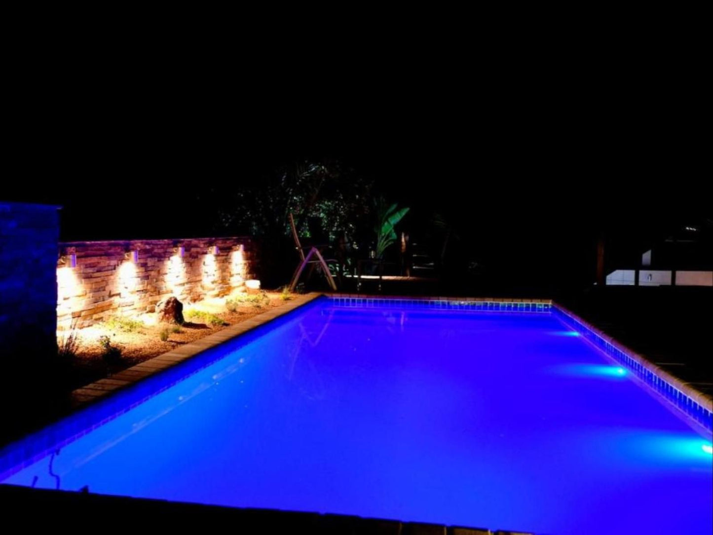 Normarie'S Guesthouse, Swimming Pool