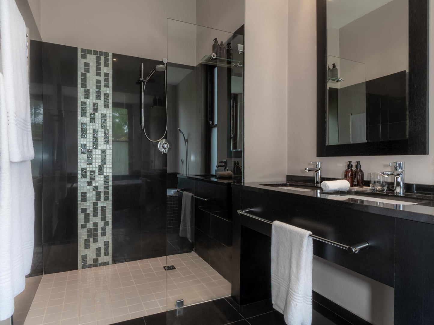 Luxury Suites @ Nova Constantia Boutique Residence