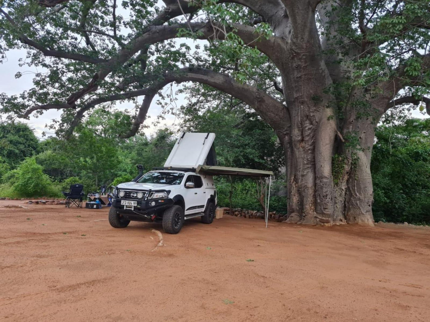 Baobab Camp Stand 8 Persons @ Nthakeni Bush & River Camp