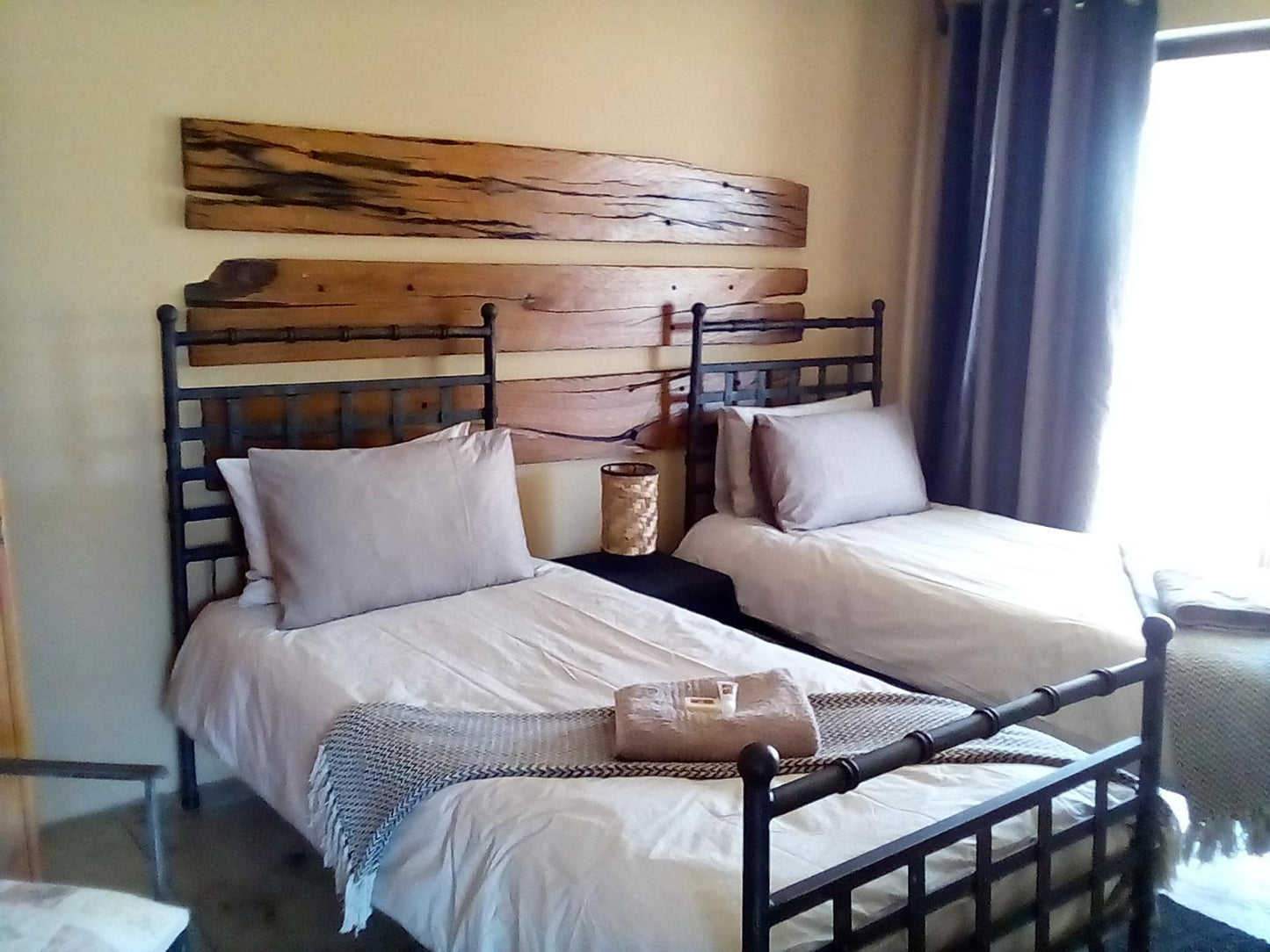 Standard Self-catering Twin Chalet @ Nyani Lodge Dinokeng