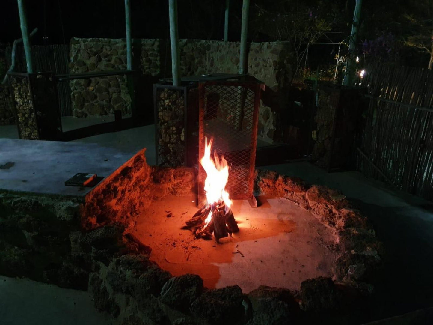 Nyani Lodge, Fire, Nature