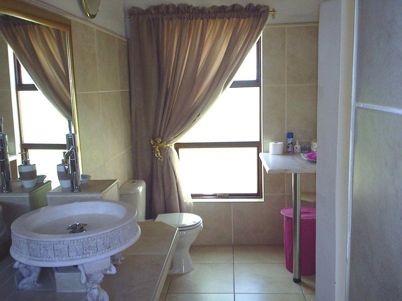 Nzianga Guesthouse Bedfordview Johannesburg Gauteng South Africa Unsaturated, Bathroom