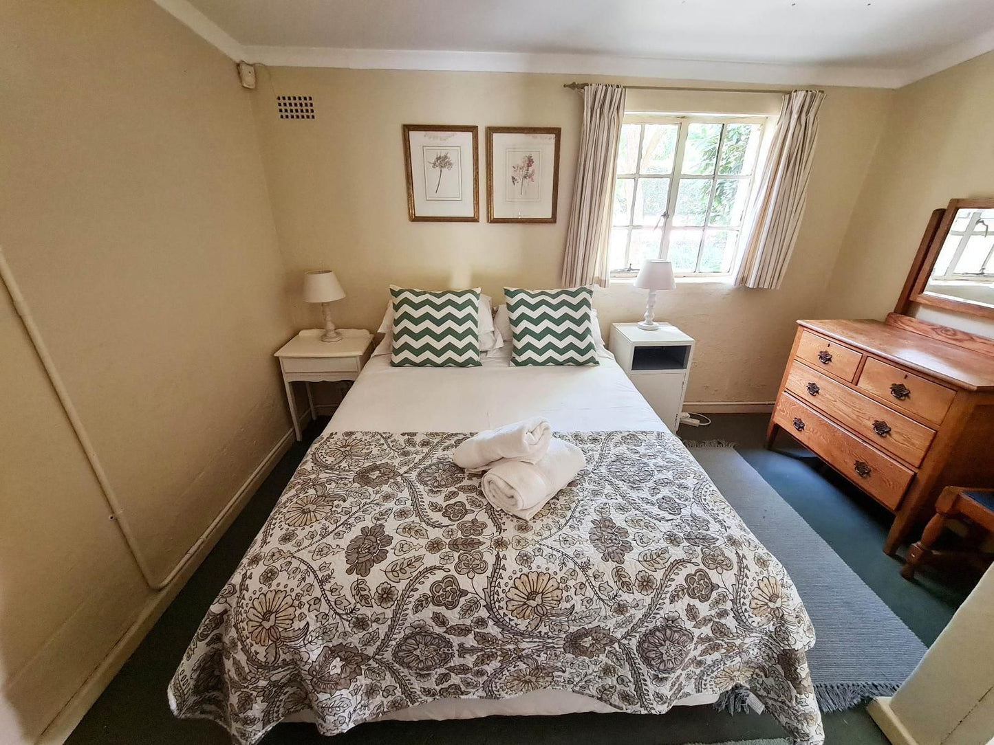 Oak Lane Cottages, Bon Rouge, Bedroom