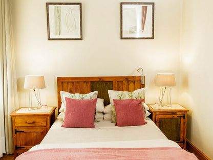 Oakdene Guest House, Comfort King/Twin Room, Sepia Tones, Bedroom