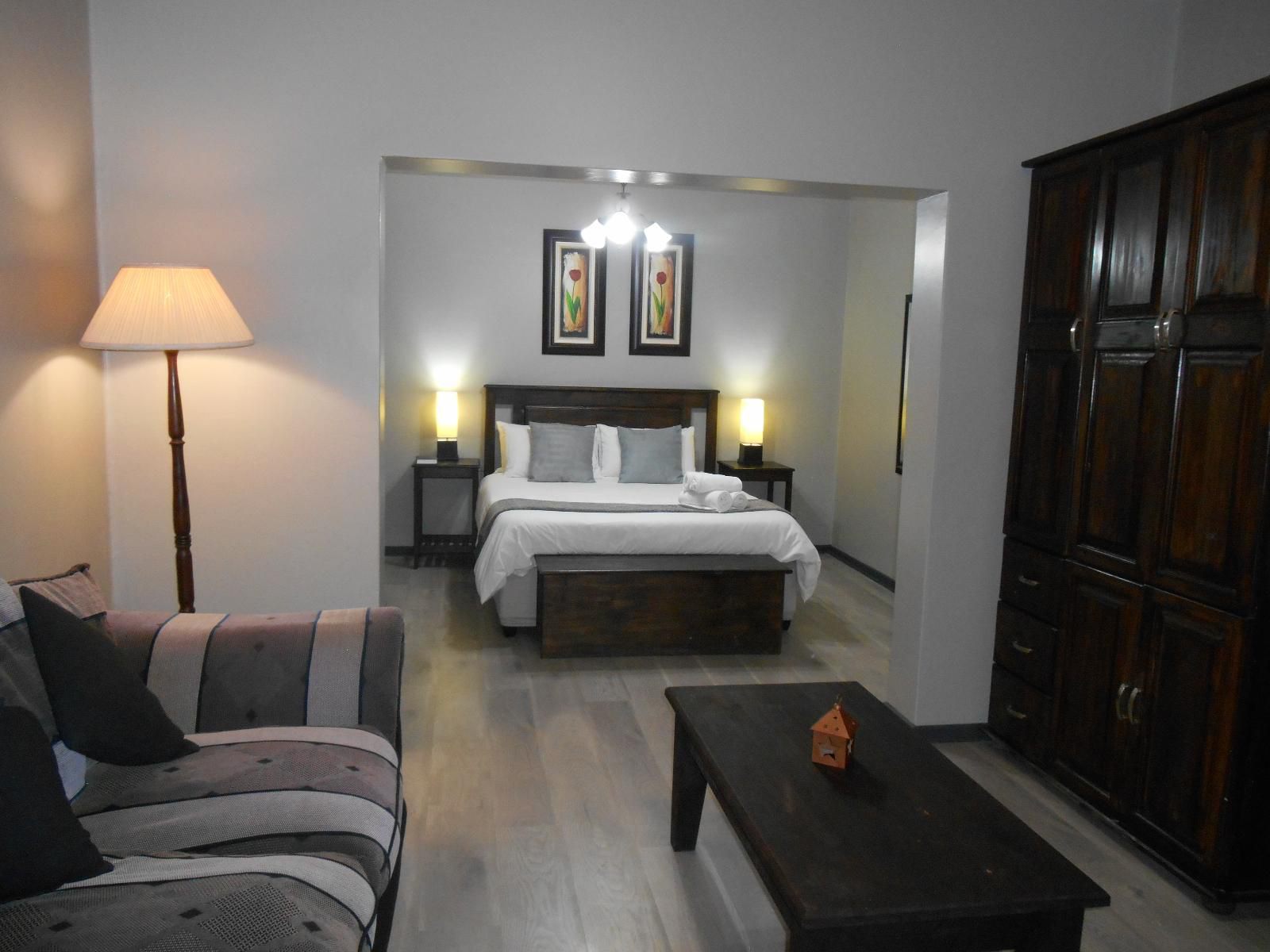 Oakwood Lodge, Deluxe Rooms, Bedroom