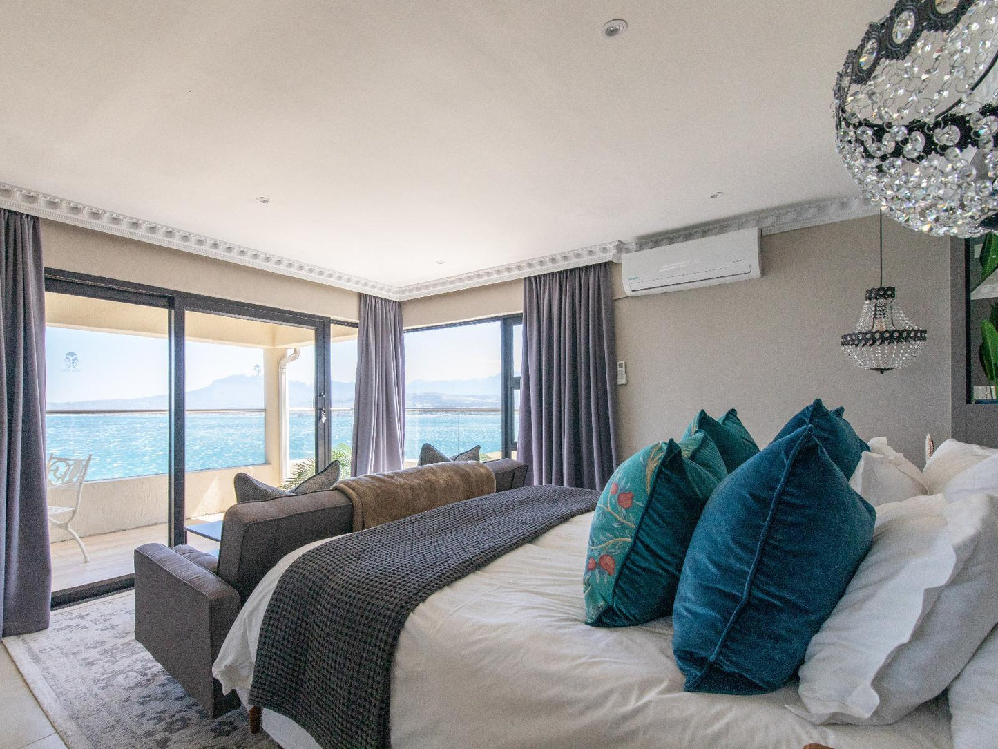 Honeymoon Deluxe Suite @ Oceana Palms Luxury Guest House