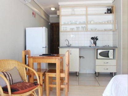 OPEN PLAN SELF-CATERING COTTAGE FOR TWO @ Oceans Hotel Mossel Bay