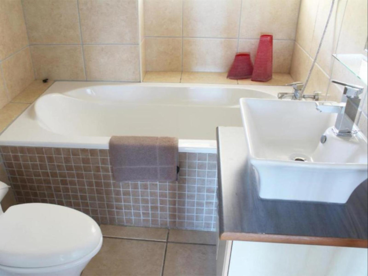 VILLA B14 2 BEDROOM 6 SLEEPER @ Oceans Hotel Mossel Bay