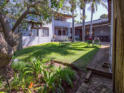 O Hannas Bandb Royal House Plettenberg Bay Western Cape South Africa House, Building, Architecture, Palm Tree, Plant, Nature, Wood, Garden