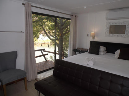 Luxury Waterfront Cottage 2.3.5 @ Old Mill Country Lodge, Working Ostrich Farm & Restaurant