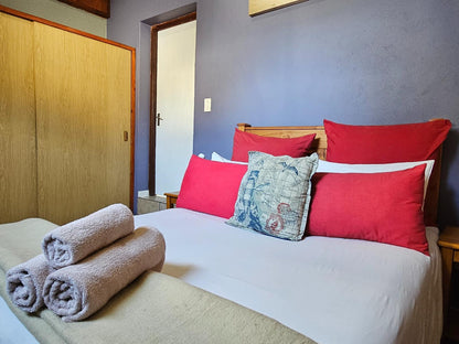 Three Bedroom Apartment- Sleeping 8 pax @ Old Vic Traveller's Inn