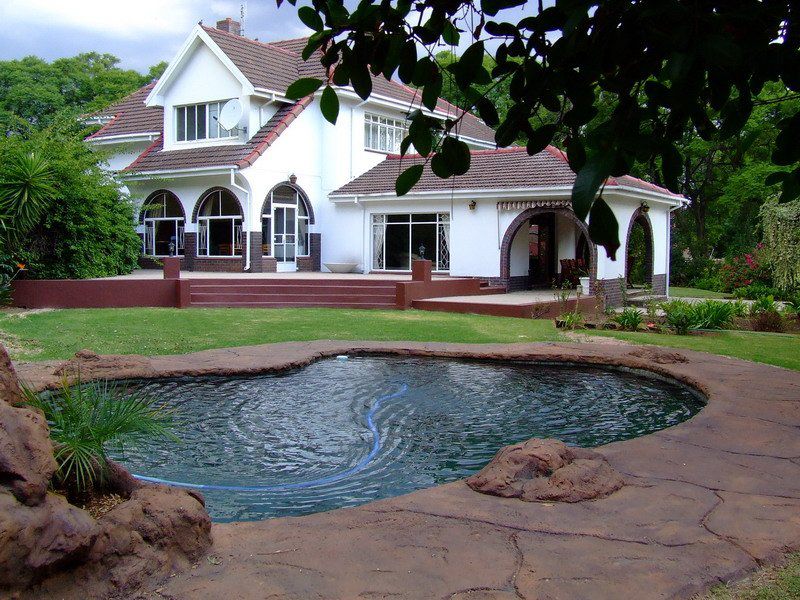 Old Wood Guest House Witbank Emalahleni Mpumalanga South Africa House, Building, Architecture, Garden, Nature, Plant, Swimming Pool