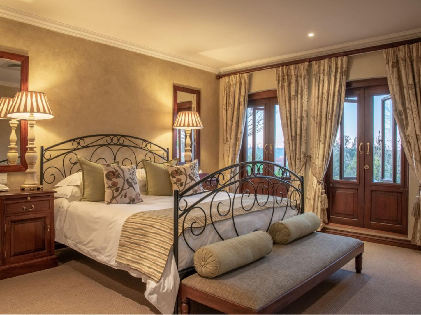 Executive Suite @ Olivers Restaurant, Lodge And Wellness Centre
