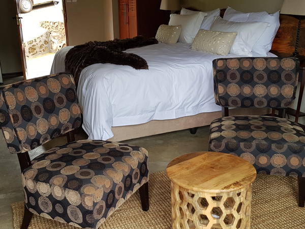 Luxury Twin Room @ Oluchi Lodge