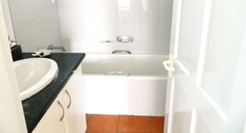 18 The Islands Shakas Rock Ballito Kwazulu Natal South Africa Bright, Bathroom