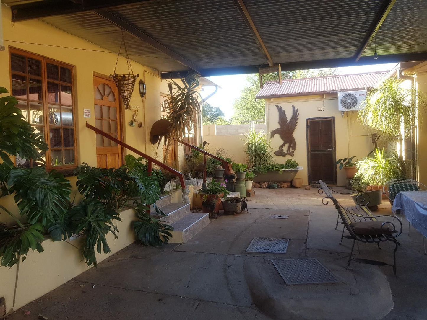 One Fountain Bandb Barkly West Northern Cape South Africa House, Building, Architecture, Palm Tree, Plant, Nature, Wood