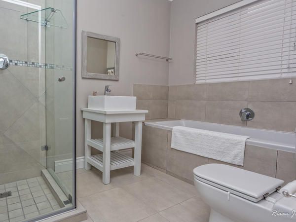 Ons C Huis Perlemoen Bay Gansbaai Western Cape South Africa Colorless, Bathroom