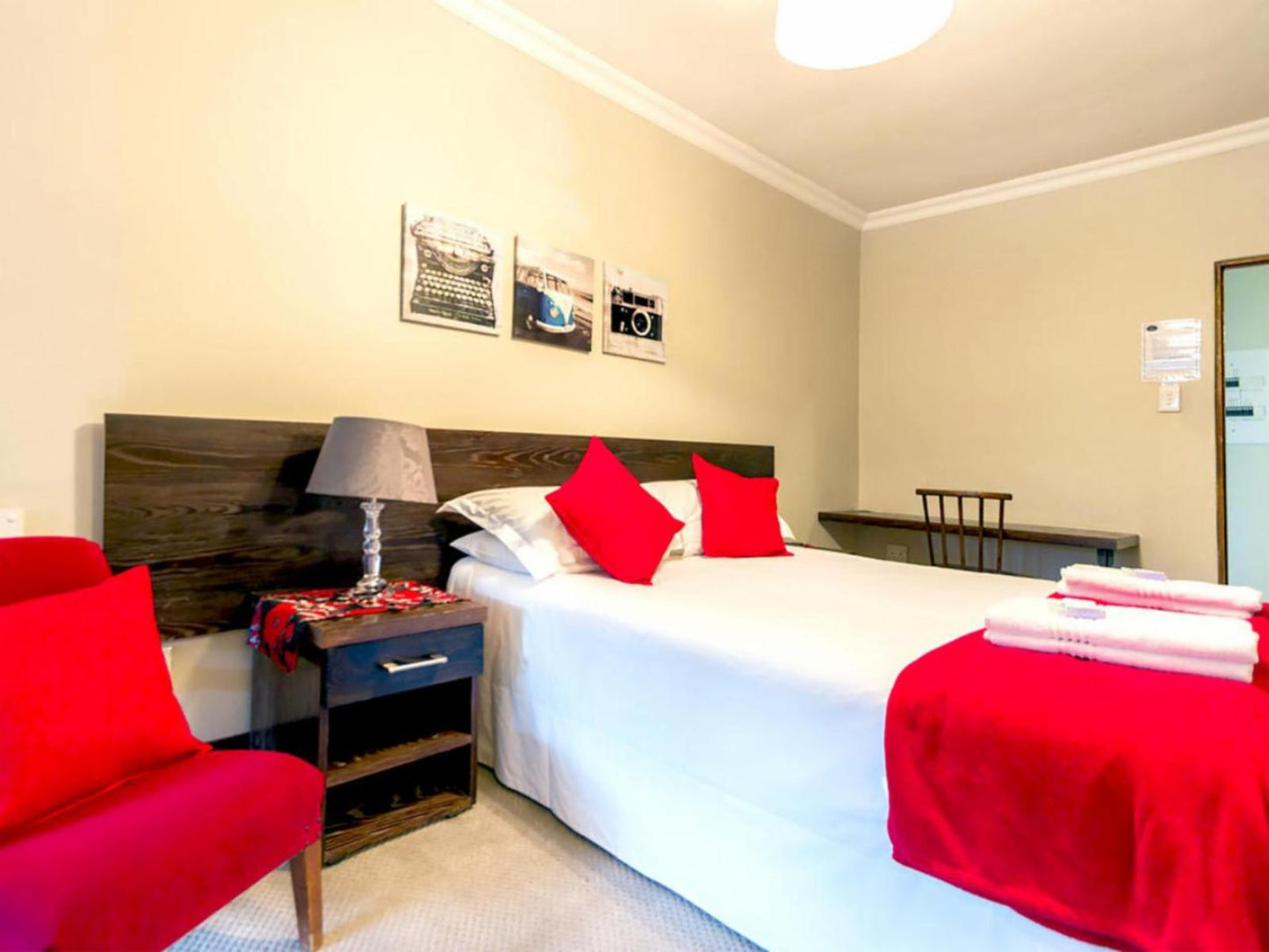 Luxury Couple Room @ Or Tambo Guest House