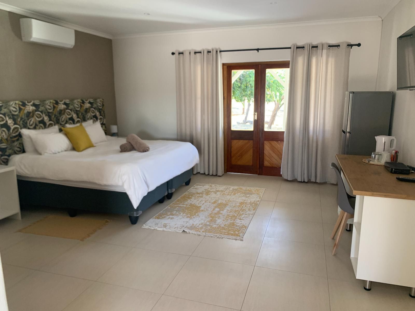 Otjibamba Lodge, Luxury King Room, Bedroom