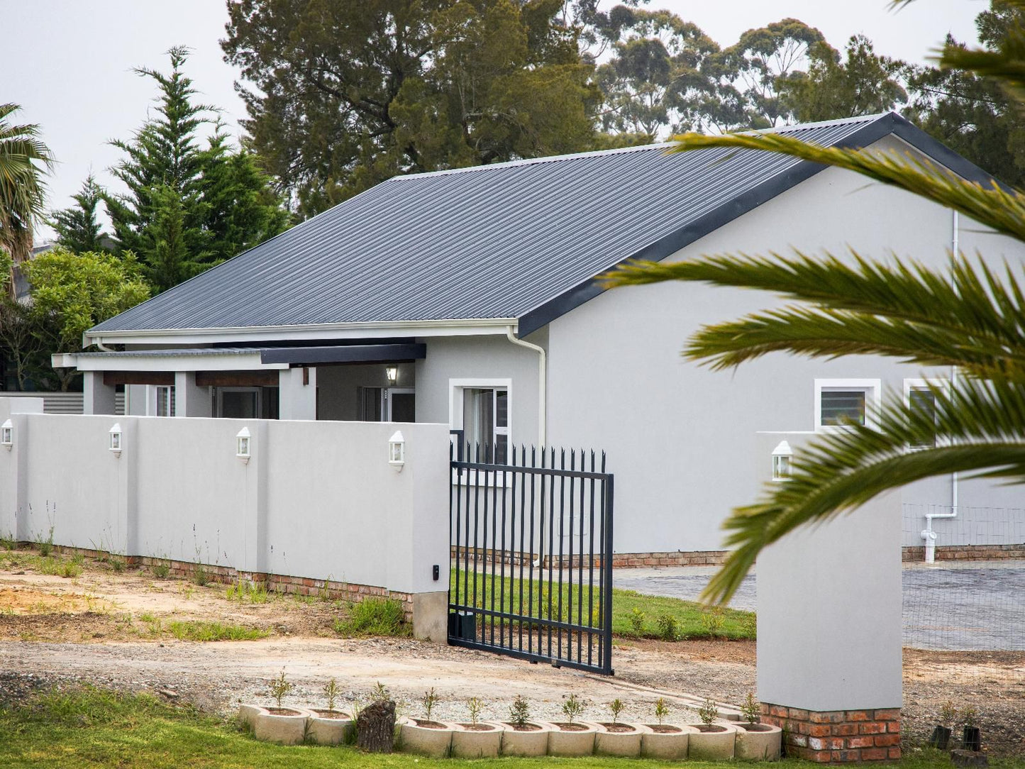 Out Of Bounds Self-Catering Lodge, House, Building, Architecture