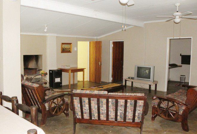 Overvaal Gastehuis Ermelo Mpumalanga South Africa Living Room