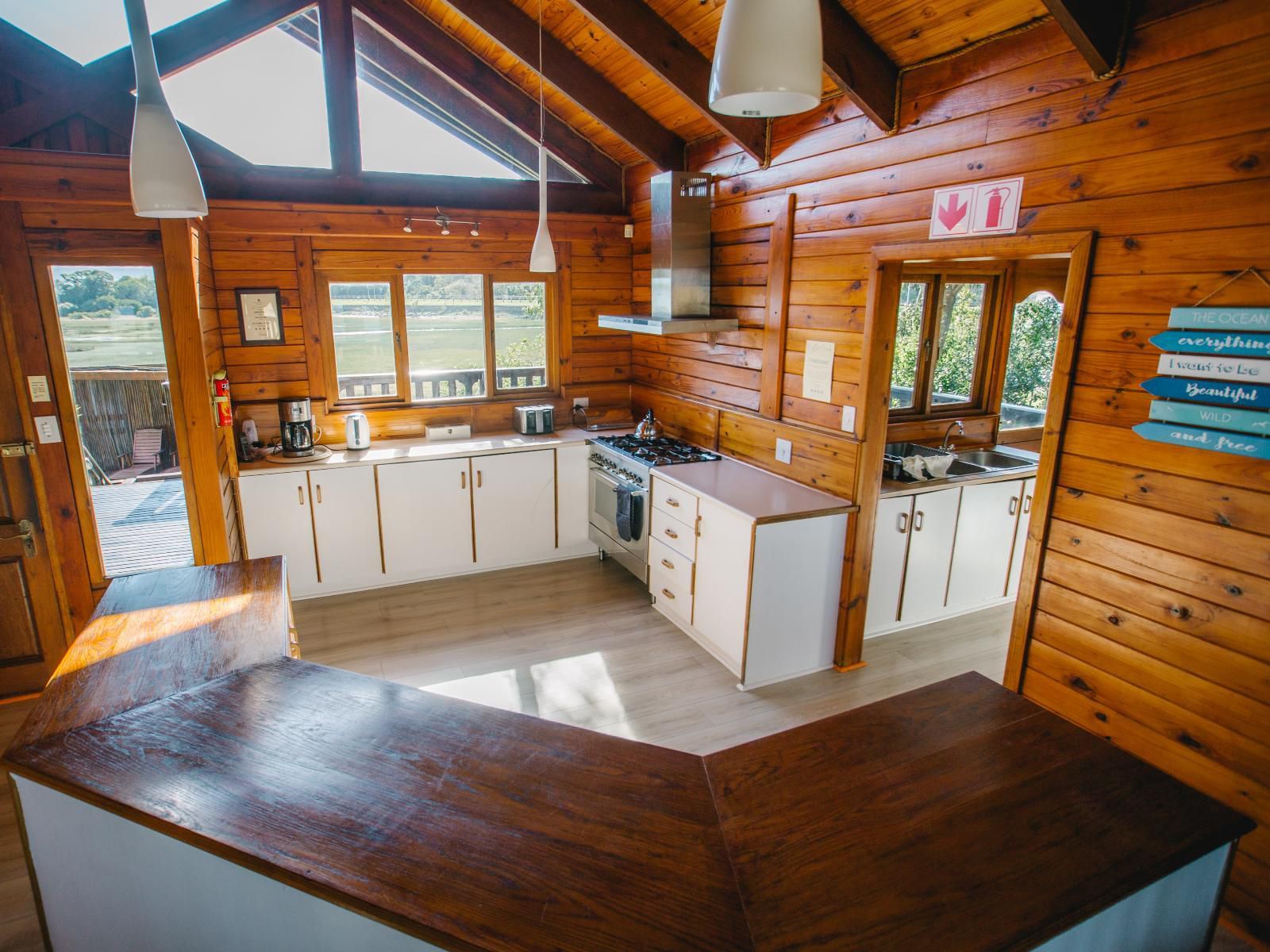 Oyster Creek Lodge, Kitchen