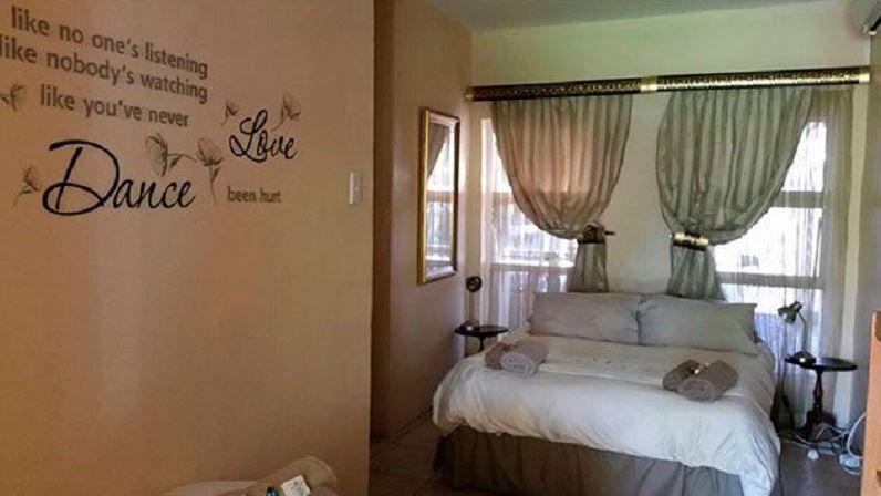 Paljas And Kandas Bandb Hadison Park Kimberley Northern Cape South Africa Text, Wall, Architecture, Bedroom