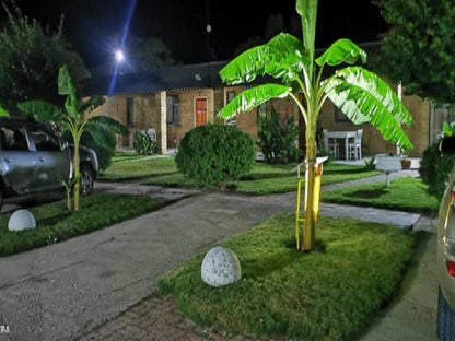 Palmeiras Lodge Oshikango, House, Building, Architecture, Palm Tree, Plant, Nature, Wood, Car, Vehicle