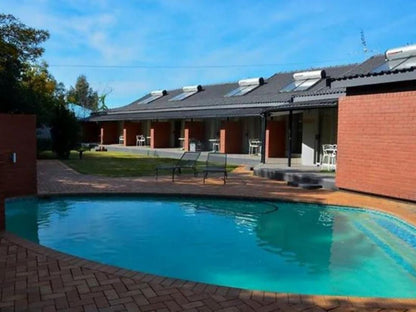 Palm Lodge Brandwag Bloemfontein Free State South Africa House, Building, Architecture, Swimming Pool