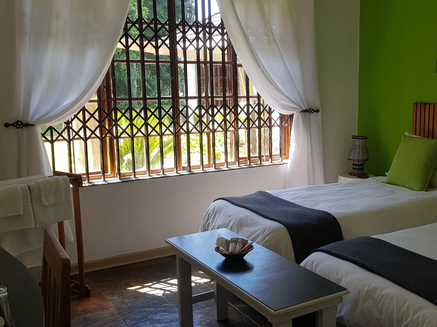 Standard Twin Rooms @ Paradise View Guesthouse