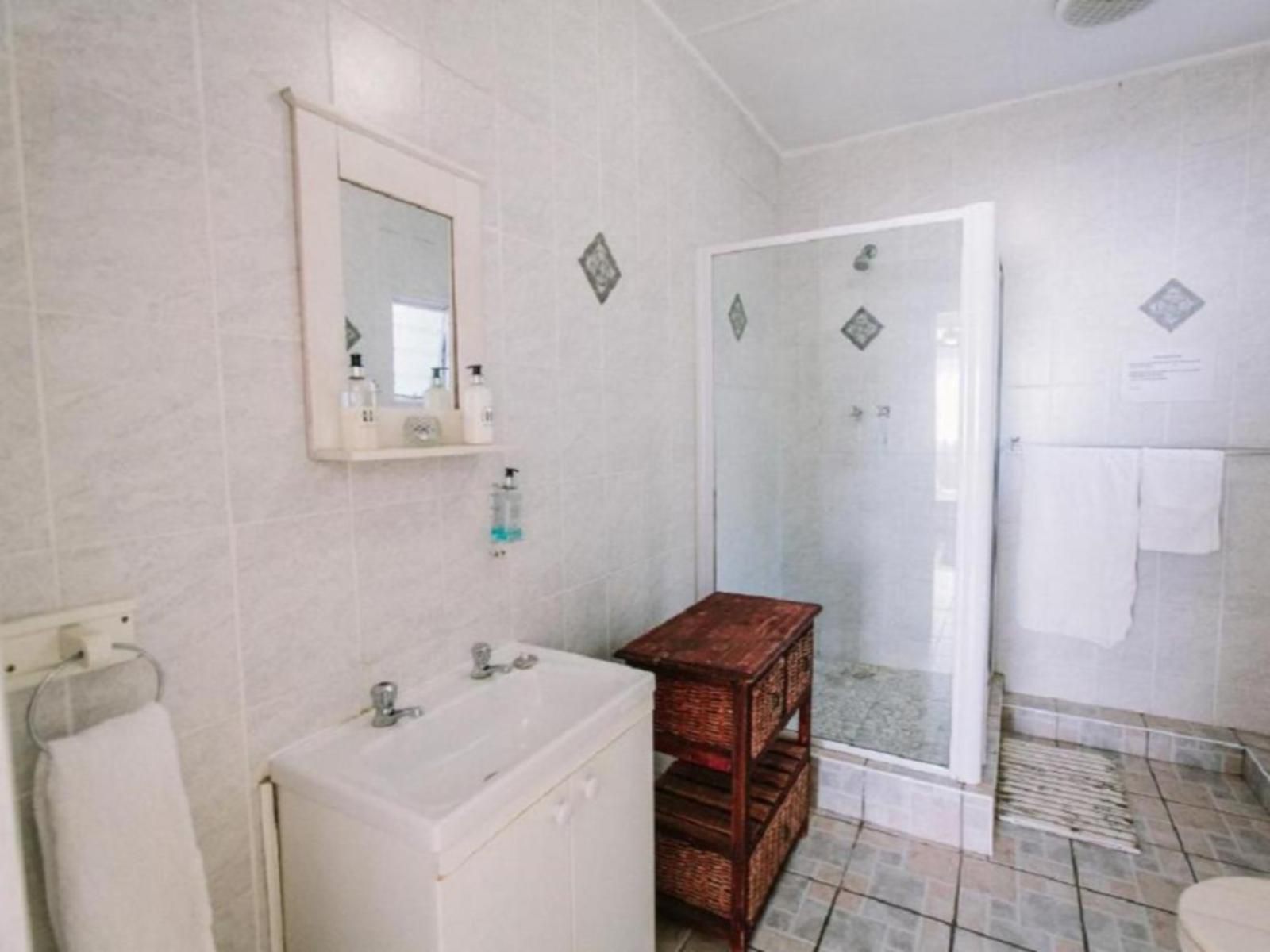 Parrot Peek Inn Beacon Bay East London Eastern Cape South Africa Unsaturated, Bathroom