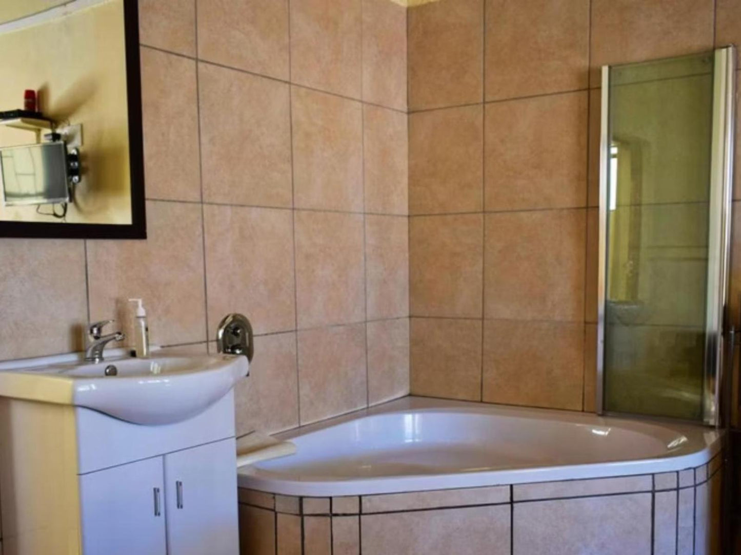 Villa Suites @ Paul Kruger 63 Selfcatering Cottage