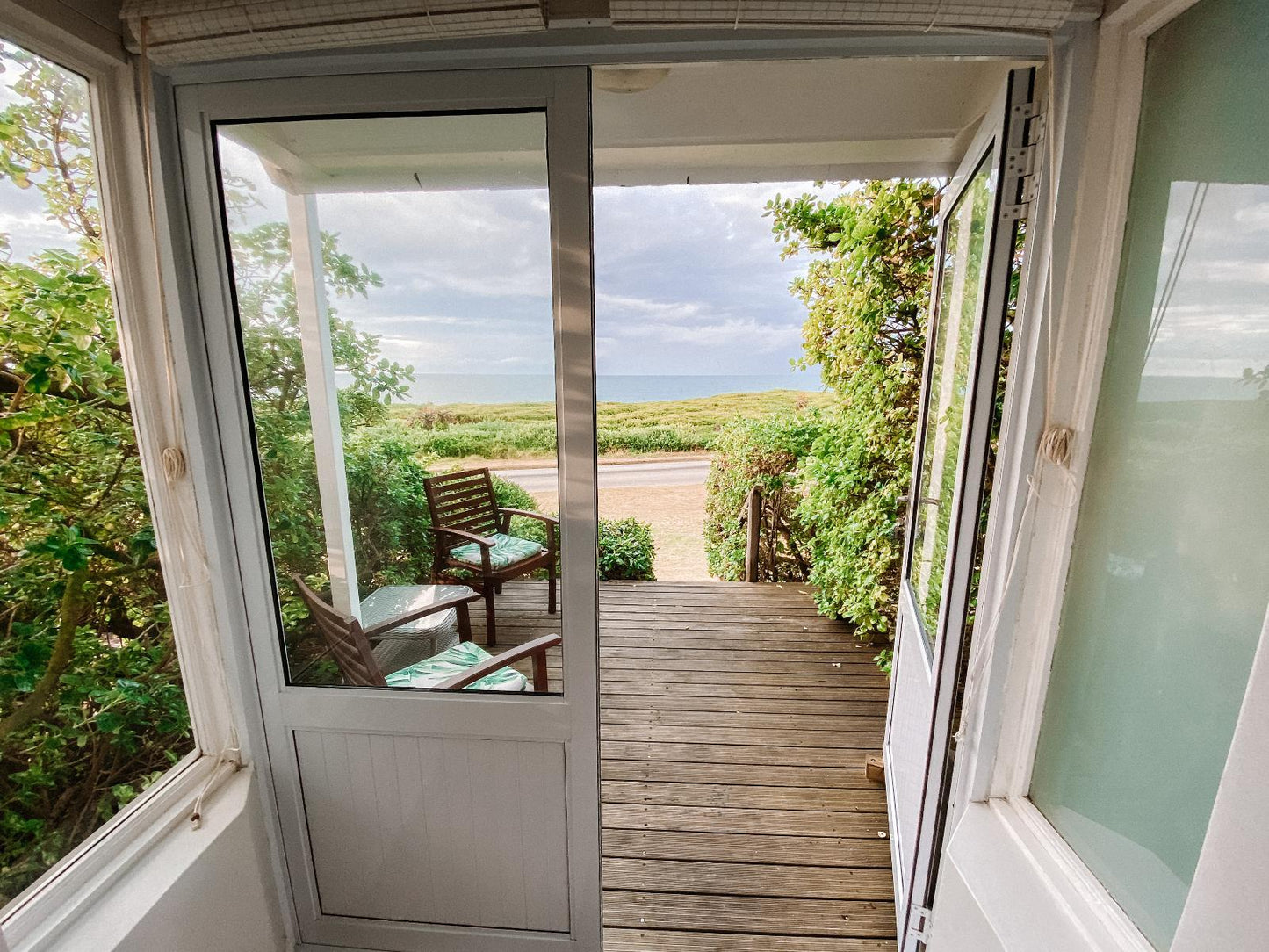 The Deck @ Pebbles Beach Cottage