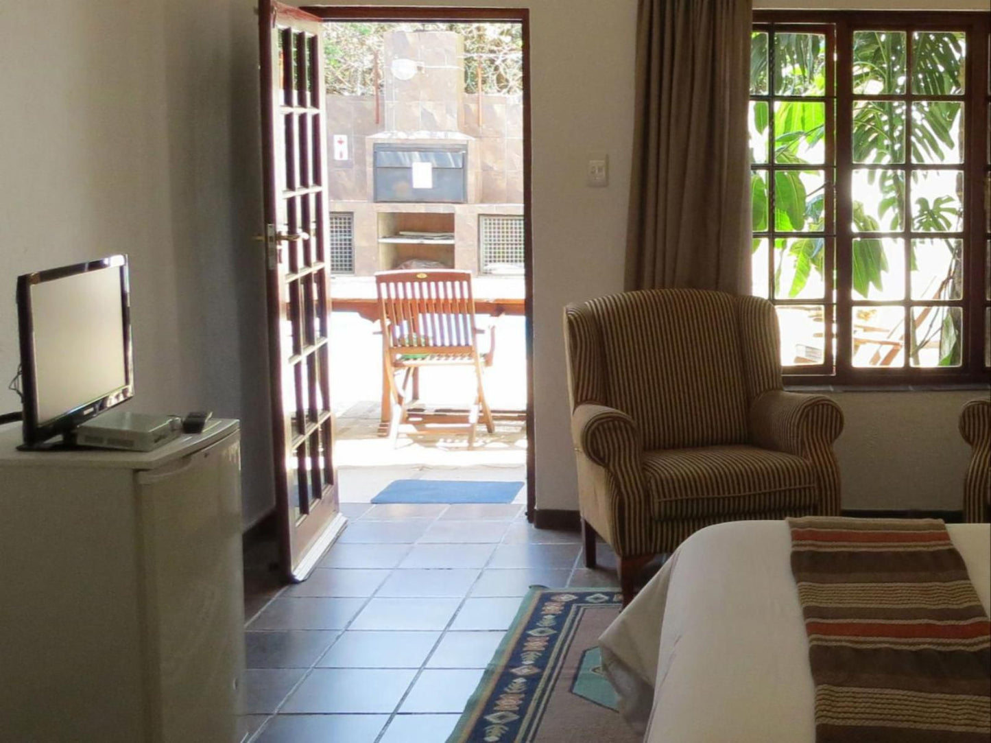 Pensao Guest Lodge Sonheuwel Nelspruit Mpumalanga South Africa Door, Architecture, Palm Tree, Plant, Nature, Wood, Living Room