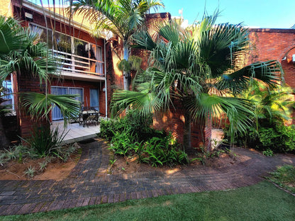 Perna Perna St Lucia St Lucia Kwazulu Natal South Africa House, Building, Architecture, Palm Tree, Plant, Nature, Wood, Garden