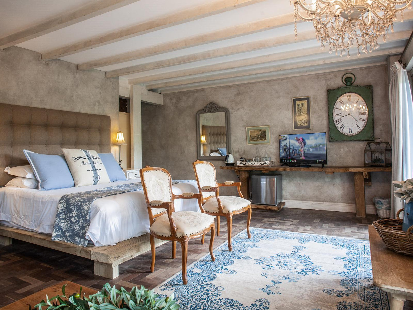 Luxury Suites @ Petite Provence