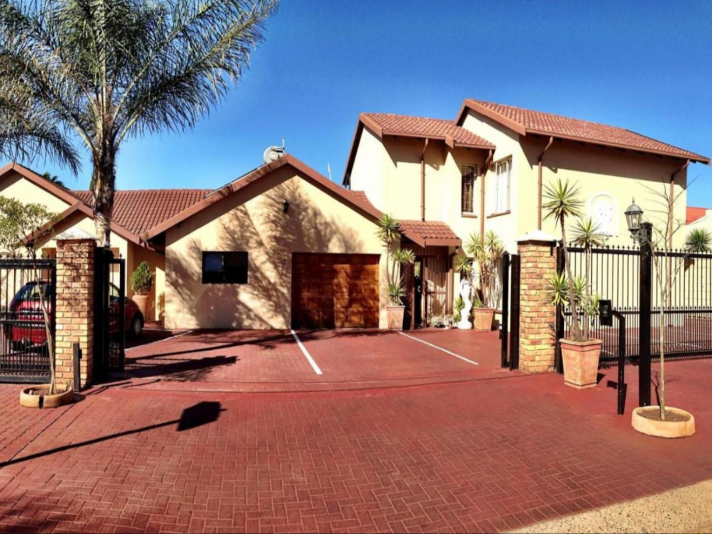 Pilgrims Delight Bandb Centurion Gauteng South Africa Complementary Colors, House, Building, Architecture, Palm Tree, Plant, Nature, Wood, Car, Vehicle