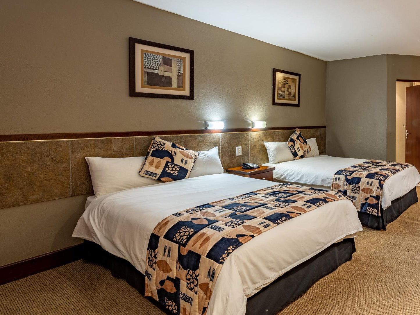 Deluxe Rooms @ Pine Lake Inn