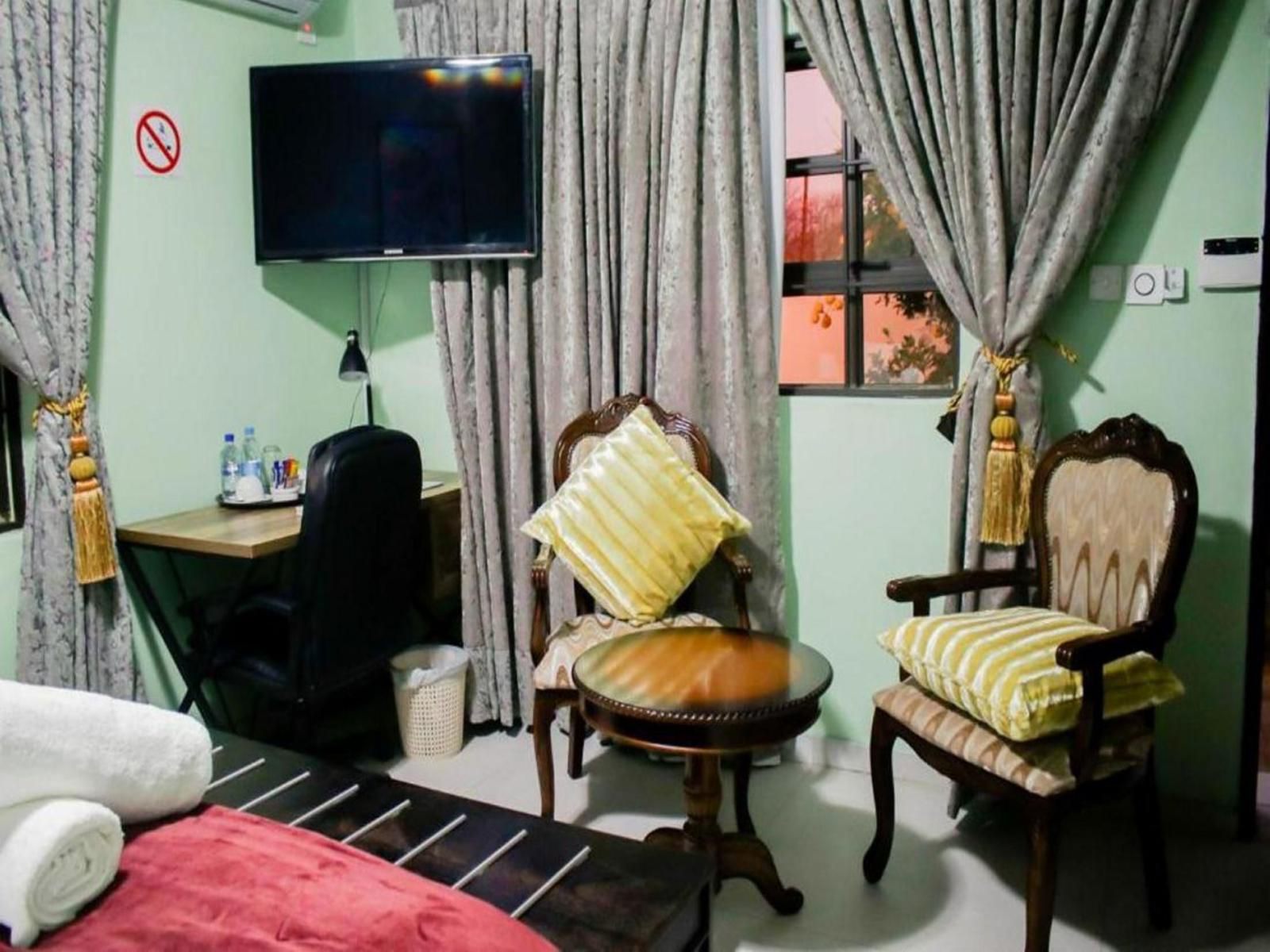 Pitikwe Hill Guesthouse, Mponang Luxury Suite